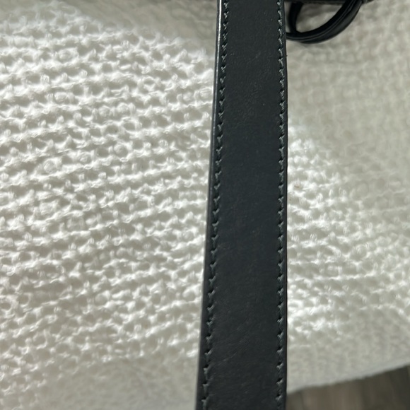 Gucci Logo Large Monochrome Canvas Adjustable Tote - Picture 9 of 10